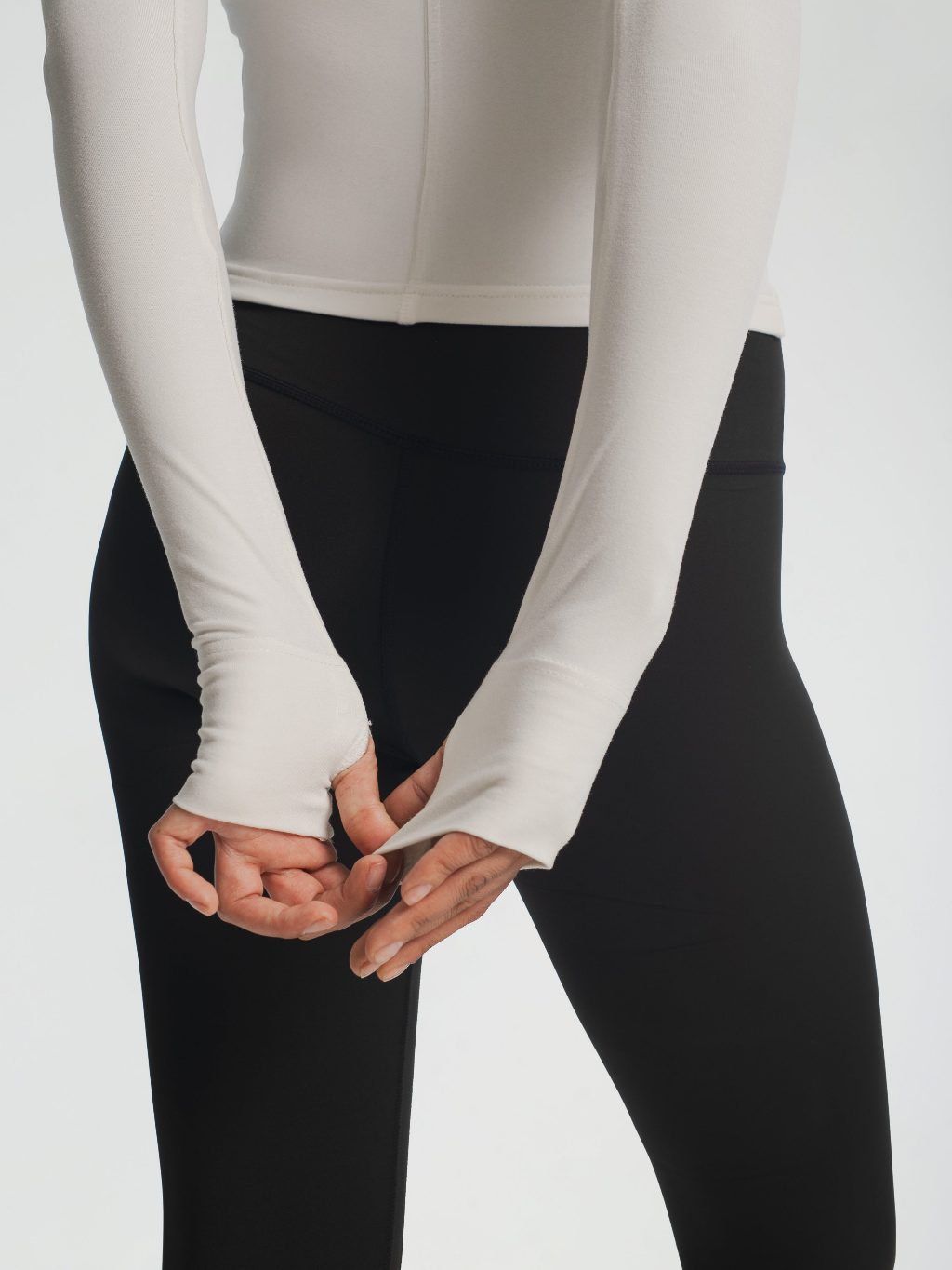 GOENA Isa Raglan Long Sleeve Top